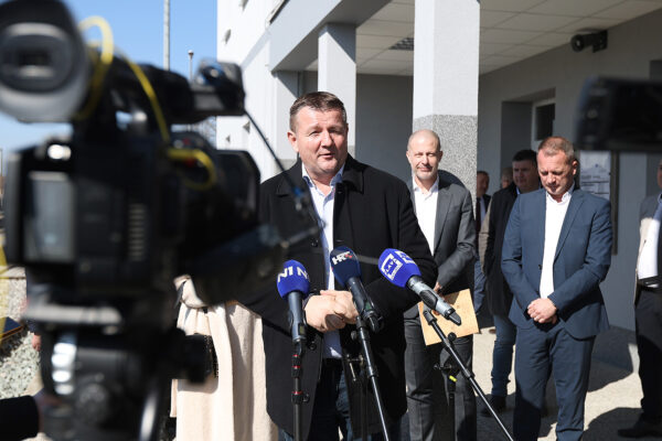 Velika ulaganja u željezničku infrastrukturu: Potpredsjednik Vlade i ministar Oleg Butković obišao obnovljenu zgradu Željezničkog kolodvora u Virovitici 31 kolodvor vtc 52