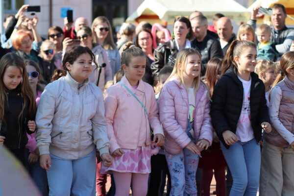 Više od tisuću pisanica u samom središtu Virovitice: Još jedan Uskrsni sajam razveselio sve generacije 70 IMG 8641