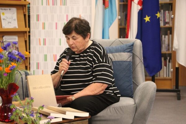 U Gradskoj knjižnici i čitaonici Virovitica Matica umirovljeničkih udruga održala poetsko-glazbenu večer “Lijepa li si” 9 IMG 3463 Custom