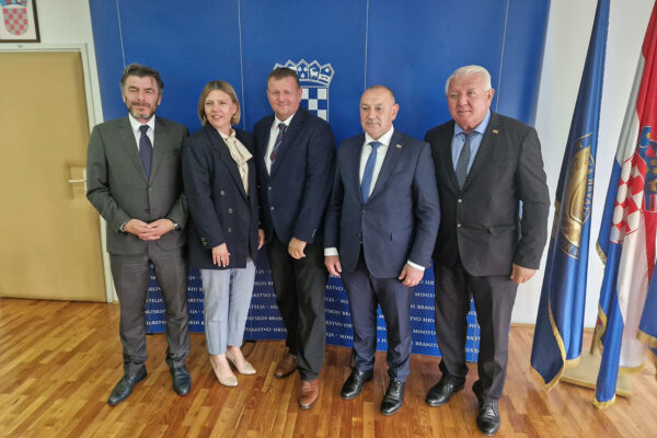 Potpisani ugovori o bespovratnim sredstvima za Širenje mreže veteranskih centara – jedan od centara bit će u Virovitici 3 viber slika 2025 05 13 12 29 54 995