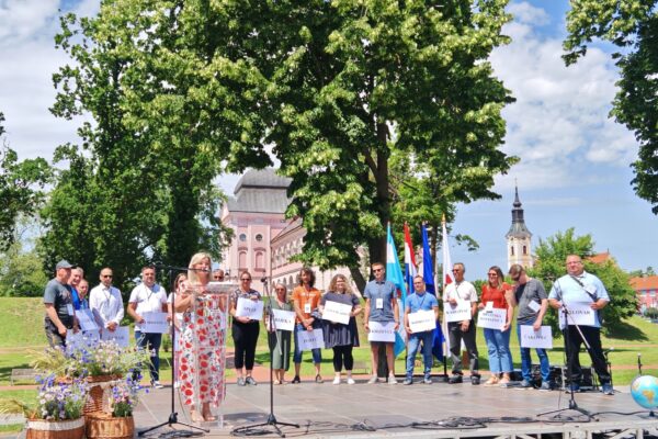 Najveći susret bibliobusa u povijesti Hrvatske: Virovitica domaćin 17. Konferencije o pokretnim knjižnicama i 11. Festivala bibliobusa 36 504289813 1114557467370934 6033319445787255859 n