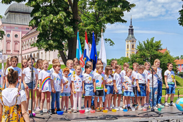 Najveći susret bibliobusa u povijesti Hrvatske: Virovitica domaćin 17. Konferencije o pokretnim knjižnicama i 11. Festivala bibliobusa 32 504321868 1114556520704362 4858683552316085079 n
