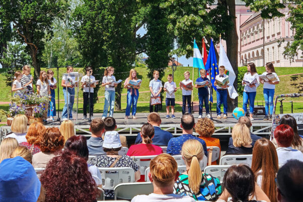 Najveći susret bibliobusa u povijesti Hrvatske: Virovitica domaćin 17. Konferencije o pokretnim knjižnicama i 11. Festivala bibliobusa 34 504681526 1114556320704382 3786714801052283144 n