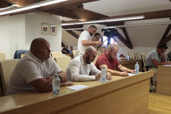 Gradsko vijeće: Na “aktualcu” naglasak na raspodjeli poljoprivrednog zemljišta, bazenu, osnivanju javne ustanove za razvoj turizma i sporta 9 Bez naslova 1000 x 666 piks. 2