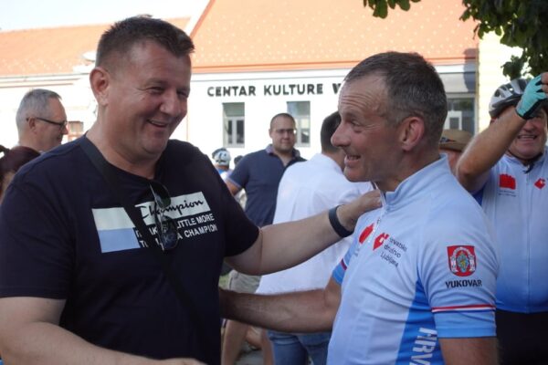 Biciklom će prijeći 500 kilometara u tri dana: 21. karavana “Put prijateljstva” prošla kroz Viroviticu na putu od Vukovara do Ljubljane 19 DSC05834 Custom