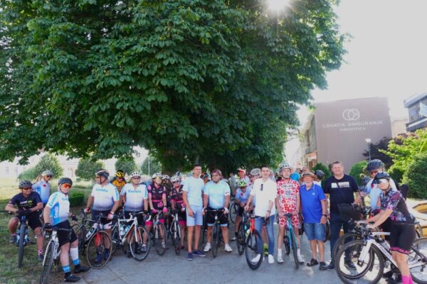 Biciklom će prijeći 500 kilometara u tri dana: 21. karavana “Put prijateljstva” prošla kroz Viroviticu na putu od Vukovara do Ljubljane 8 DSC05883 Custom