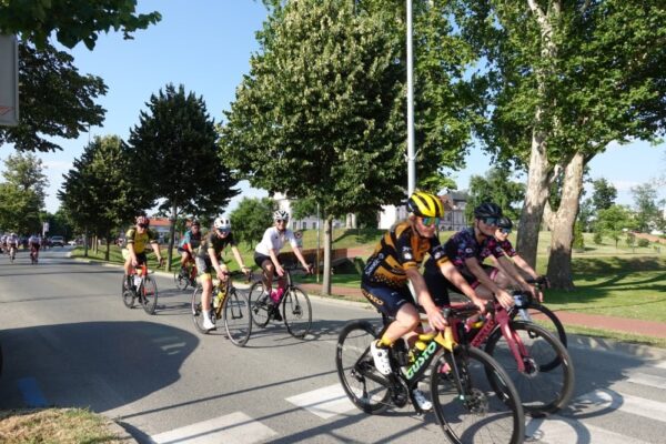 Biciklom će prijeći 500 kilometara u tri dana: 21. karavana “Put prijateljstva” prošla kroz Viroviticu na putu od Vukovara do Ljubljane 4 DSC05893 Custom