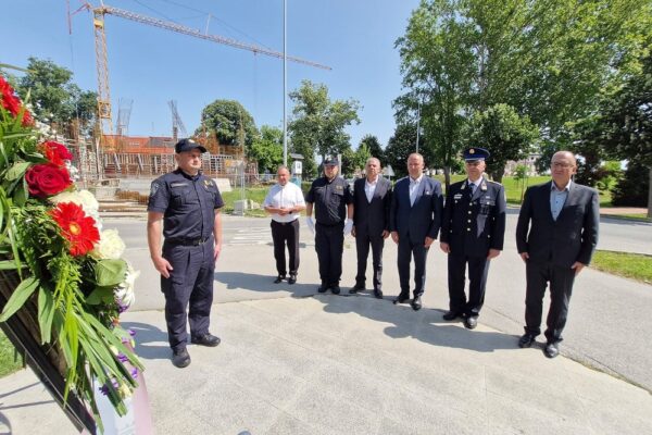 JAKE SNAGE MUP-A Interventni policajci PU virovitičko-podravske osvojili srebro, turnir okupio čak 25 ekipa 26 Foto 999