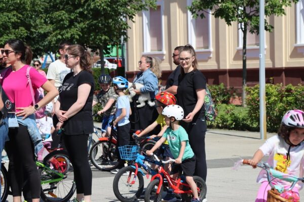 Sigurnost na dva kotača: Virovitička šetnica pretvorena u poligon sigurne vožnje “Kaciga glavu čuva” 39 IMG 0253