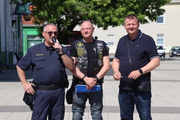 Sigurnost na dva kotača: Virovitička šetnica pretvorena u poligon sigurne vožnje “Kaciga glavu čuva” 23 IMG 0348