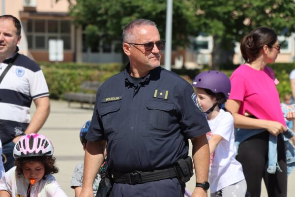 Sigurnost na dva kotača: Virovitička šetnica pretvorena u poligon sigurne vožnje “Kaciga glavu čuva” 16 IMG 0376