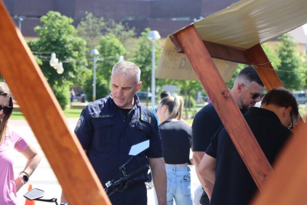 Sigurnost na dva kotača: Virovitička šetnica pretvorena u poligon sigurne vožnje “Kaciga glavu čuva” 11 IMG 0410