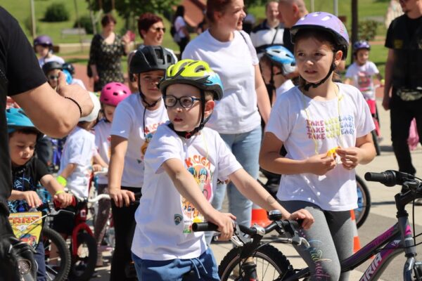 Sigurnost na dva kotača: Virovitička šetnica pretvorena u poligon sigurne vožnje “Kaciga glavu čuva” 7 IMG 0422