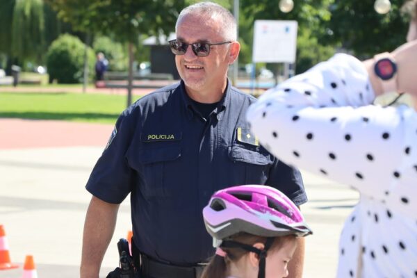 Sigurnost na dva kotača: Virovitička šetnica pretvorena u poligon sigurne vožnje “Kaciga glavu čuva” 9 IMG 0433