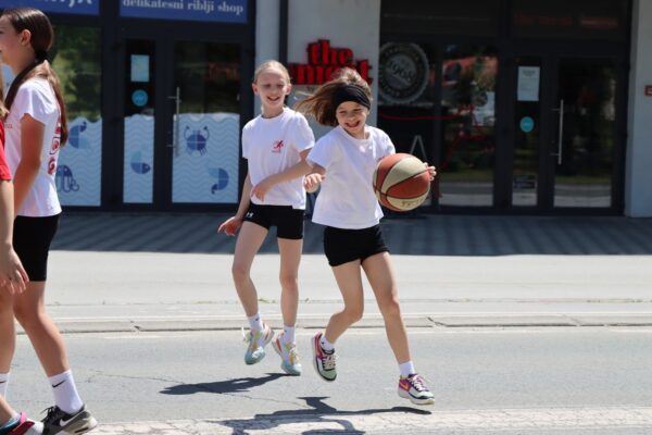 Sportski desert za kraj: Košarka i rukomet začinili posljednji dan Street Food Weekenda 22 IMG 0869