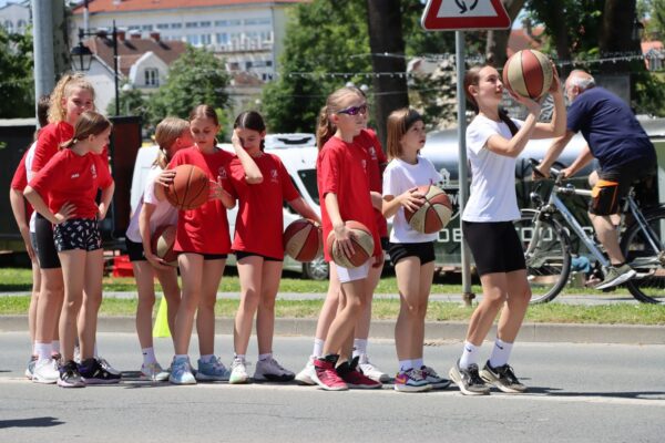 Sportski desert za kraj: Košarka i rukomet začinili posljednji dan Street Food Weekenda 21 IMG 0882