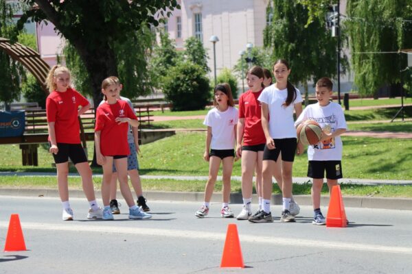 Sportski desert za kraj: Košarka i rukomet začinili posljednji dan Street Food Weekenda 5 IMG 1005