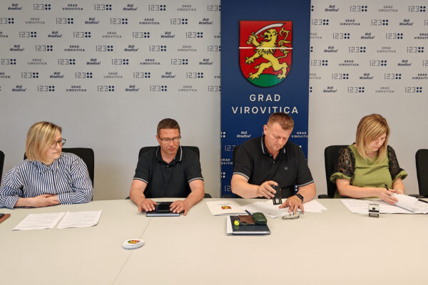 Gradonačelnik Ivica Kirin potpisao ugovore za izradu prostornih planova „nove generacije“ 2 IMG 20250609 095107