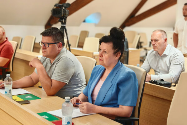 Gradsko vijeće: Na “aktualcu” naglasak na raspodjeli poljoprivrednog zemljišta, bazenu, osnivanju javne ustanove za razvoj turizma i sporta 20 IMG 20250626 170746