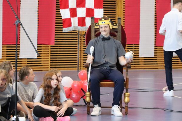 Dan OŠ Vladimir Nazor Virovitica: Franka Tomljanović proglašena najboljom učenicom 45 IMG 2818