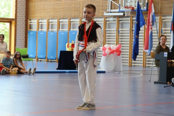 Dan OŠ Vladimir Nazor Virovitica: Franka Tomljanović proglašena najboljom učenicom 40 IMG 2869