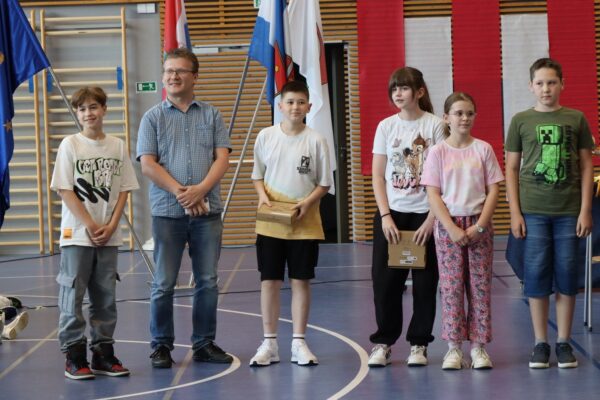 Dan OŠ Vladimir Nazor Virovitica: Franka Tomljanović proglašena najboljom učenicom 30 IMG 2949