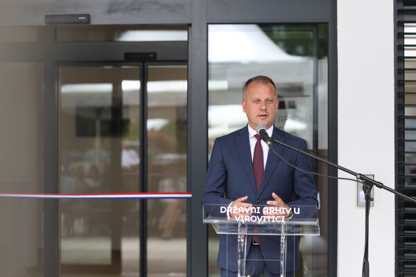 Povijest na jednom mjestu: Ministrica kulture i medija Nina Obuljen Koržinek otvorila je novu zgradu Državnog arhiva u Virovitici 21 drzavni arhiv vtc otvorenje 113