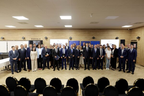 Gradu Virovitici bespovratna sredstva za izgradnju javne rasvjete prema Podgorju 1 zajednicka