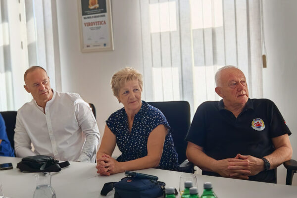 Gradonačelnik Ivica Kirin braniteljima predstavio projekt uređenja Trga dr. Franje Tuđmana 5 IMG 20250827 091349