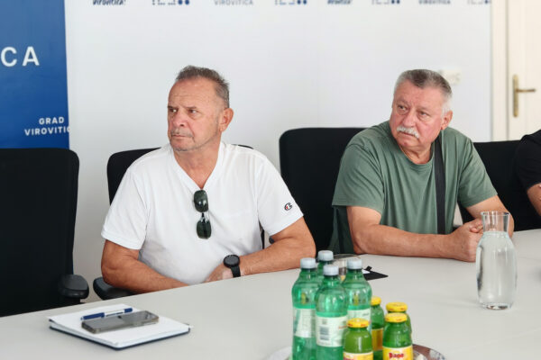 Gradonačelnik Ivica Kirin braniteljima predstavio projekt uređenja Trga dr. Franje Tuđmana 8 IMG 20250827 091442