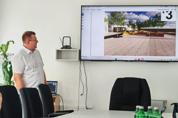 Gradonačelnik Ivica Kirin braniteljima predstavio projekt uređenja Trga dr. Franje Tuđmana 2 IMG 20250827 091623