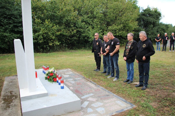 U Virovitici odana počast hrvatskim žrtvama povodom Europskog dana sjećanja na žrtve totalitarnih i autoritarnih režima 2 IMG 5315 Custom