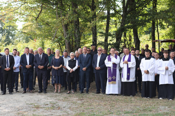 Fotogalerija: U Mrtvom jarku obilježen Europski dan sjećanja na žrtve totalitarnih i autoritarnih režima 27 mrtvi jarak 2025 170