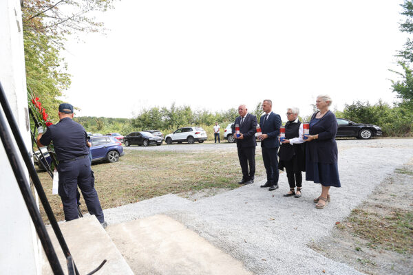 Fotogalerija: U Mrtvom jarku obilježen Europski dan sjećanja na žrtve totalitarnih i autoritarnih režima 4 mrtvi jarak 2025 18