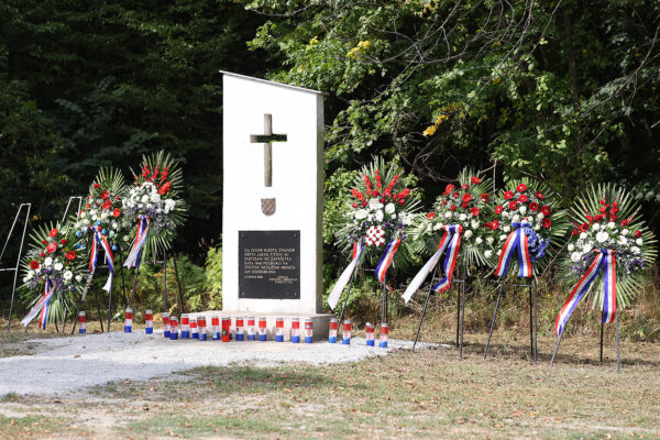 Fotogalerija: U Mrtvom jarku obilježen Europski dan sjećanja na žrtve totalitarnih i autoritarnih režima 34 mrtvi jarak 2025 217