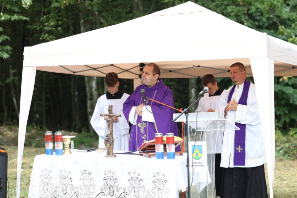 Fotogalerija: U Mrtvom jarku obilježen Europski dan sjećanja na žrtve totalitarnih i autoritarnih režima 43 mrtvi jarak 2025 265