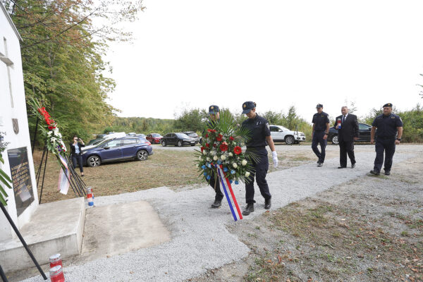 Fotogalerija: U Mrtvom jarku obilježen Europski dan sjećanja na žrtve totalitarnih i autoritarnih režima 8 mrtvi jarak 2025 49