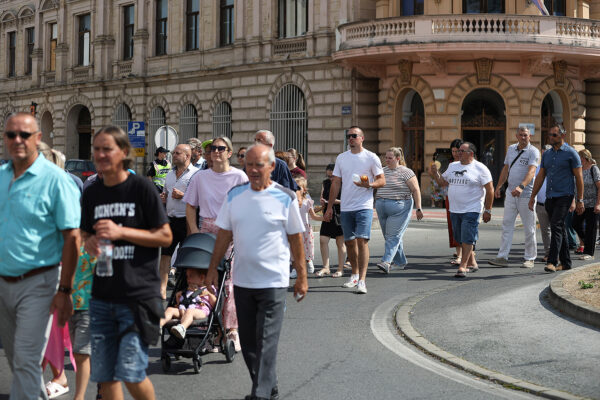 Fotogalerija: Zavjetnom procesijom i svečanom misom Virovitičani predali zahvale i molitve sv. Roku povodom 791. rođendana 18 procesija i misa 106