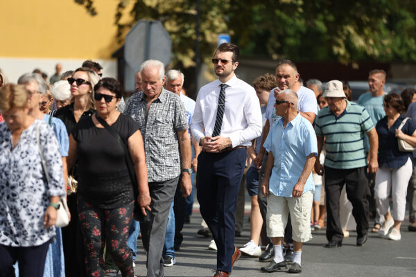 Fotogalerija: Zavjetnom procesijom i svečanom misom Virovitičani predali zahvale i molitve sv. Roku povodom 791. rođendana 5 procesija i misa 28