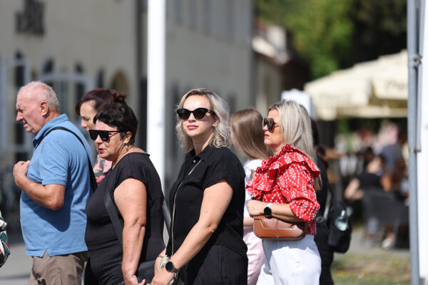 Fotogalerija: Zavjetnom procesijom i svečanom misom Virovitičani predali zahvale i molitve sv. Roku povodom 791. rođendana 6 procesija i misa 32