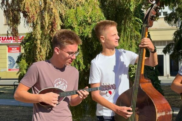 HPD “Rodoljub” slavi 145 godina i nastavlja tradiciju: Nekad „Stari tamburaši“, danas spoj mladosti i iskustva 6 rodoljub tamburasi 5