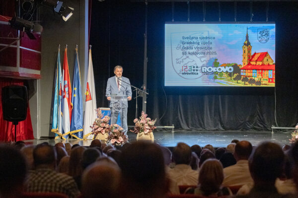 Svečanom sjednicom Gradskog vijeća obilježen Dan grada Virovitice i blagdan sv. Roka: Viroviticu gradimo za buduće generacije 51 sjednica dan grada vtc 33