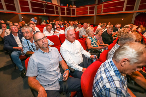 Svečanom sjednicom Gradskog vijeća obilježen Dan grada Virovitice i blagdan sv. Roka: Viroviticu gradimo za buduće generacije 29 sjednica grad uzvanici i sl 35