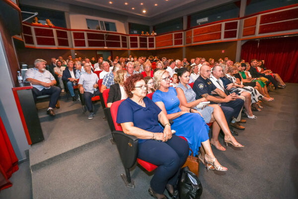 Svečanom sjednicom Gradskog vijeća obilježen Dan grada Virovitice i blagdan sv. Roka: Viroviticu gradimo za buduće generacije 37 sjednica grad uzvanici i sl 45