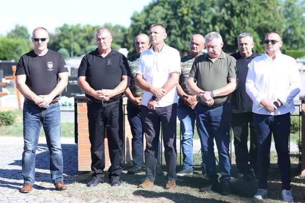 Fotogalerija: U povodu Dana pobjede i domovinske zahvalnosti i Dana hrvatskih branitelja u Virovitici odana počast poginulima za Domovinu 12 vijenci oluja 110