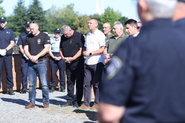 Fotogalerija: U povodu Dana pobjede i domovinske zahvalnosti i Dana hrvatskih branitelja u Virovitici odana počast poginulima za Domovinu 5 vijenci oluja 136