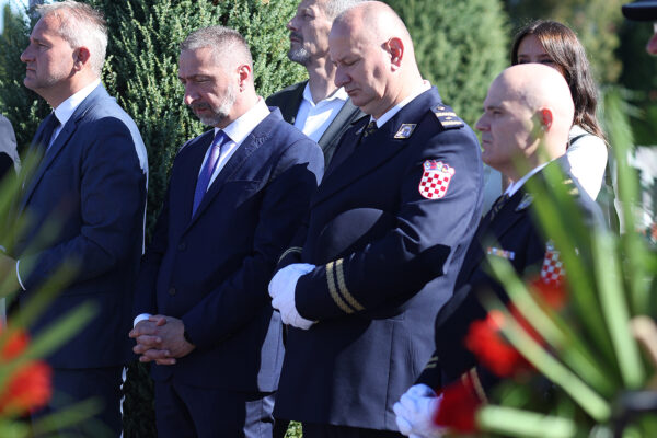 Fotogalerija: U povodu Dana pobjede i domovinske zahvalnosti i Dana hrvatskih branitelja u Virovitici odana počast poginulima za Domovinu 3 vijenci oluja 143