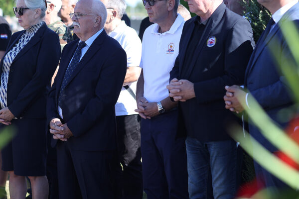 Fotogalerija: U povodu Dana pobjede i domovinske zahvalnosti i Dana hrvatskih branitelja u Virovitici odana počast poginulima za Domovinu 2 vijenci oluja 144