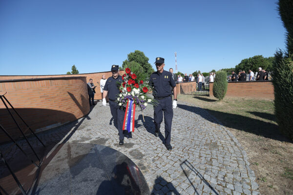 Fotogalerija: U povodu Dana pobjede i domovinske zahvalnosti i Dana hrvatskih branitelja u Virovitici odana počast poginulima za Domovinu 29 vijenci oluja 4