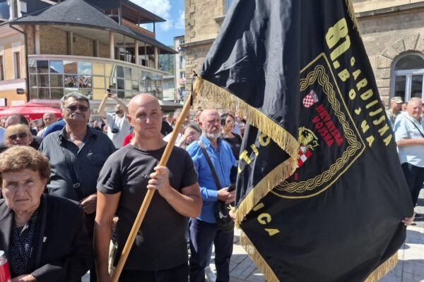 U Jajcu obilježena 30. godišnjica oslobođenja grada i Vojno-redarstvene operacije “Maestral” 4 20250913 123059 1067x800